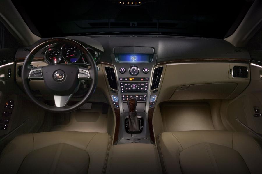  Cadillac CTS 2009 года  (фото 3 из 10)